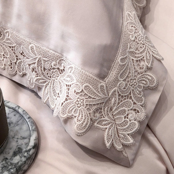 Alice Dream Bedding Set