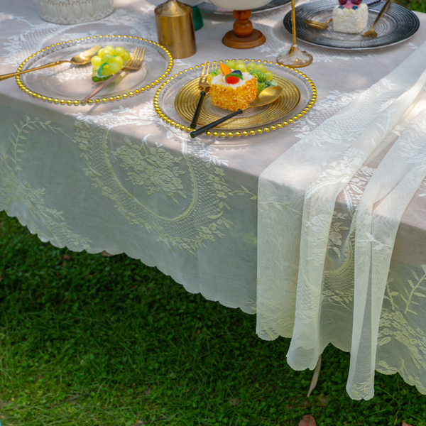 Wreath Lace Scallop Tablecloth