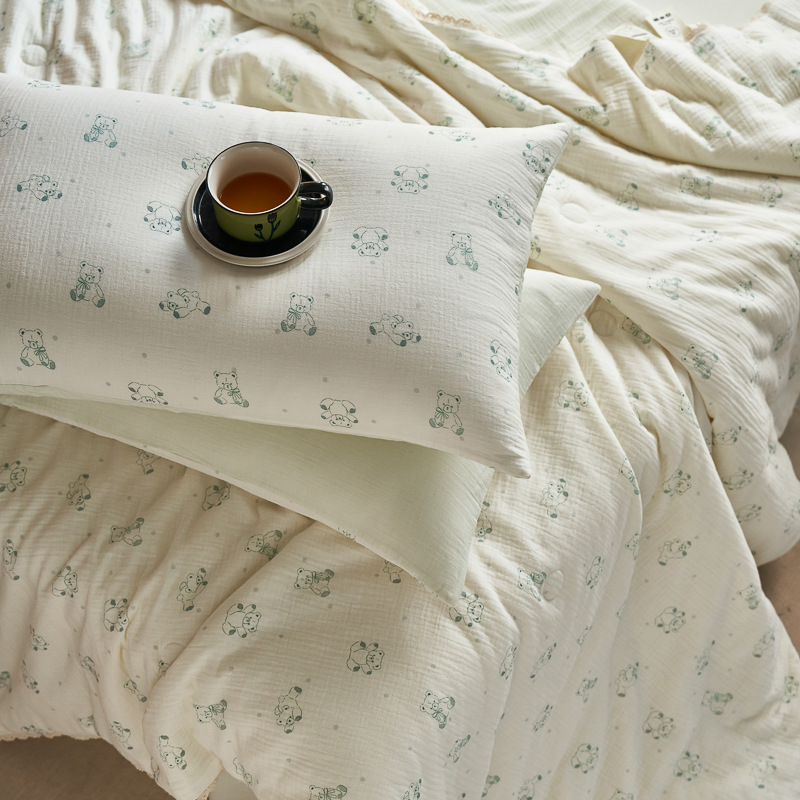 Lovely Bear Summer Quilted Blanket