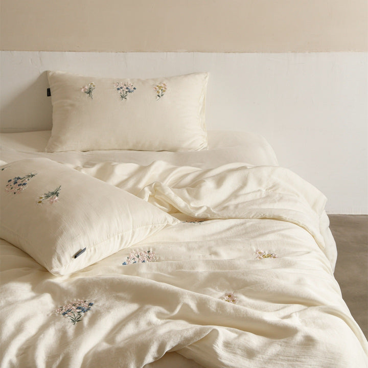 Cottage Wildflower Summer Quilted Blanket