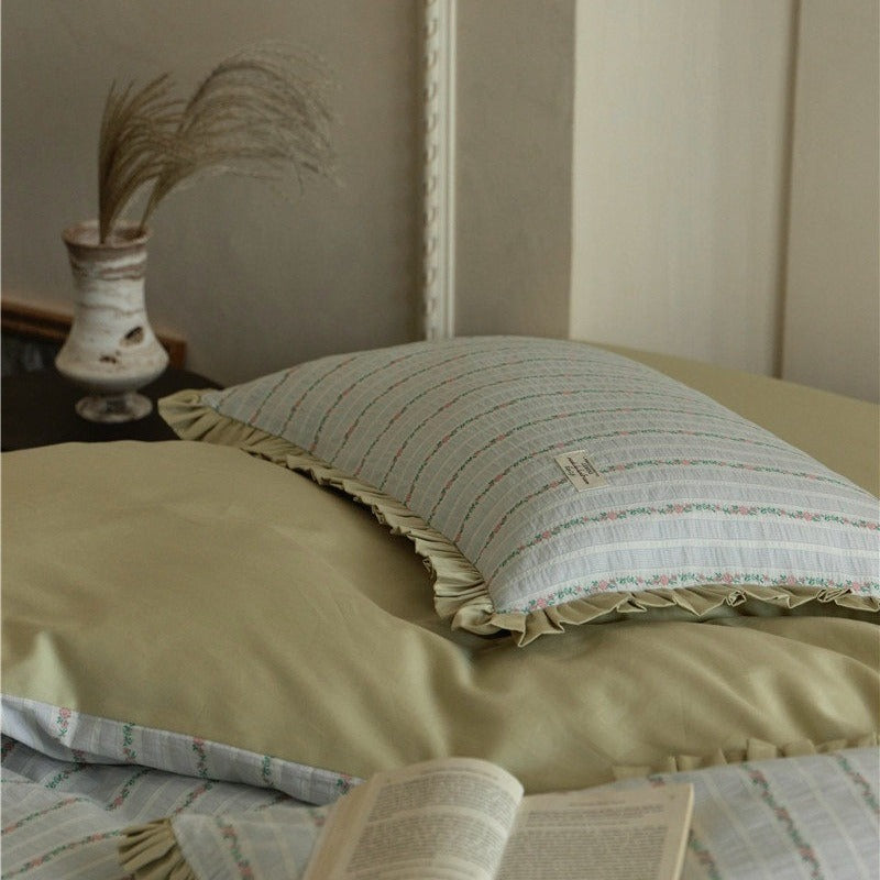 Lawn Party Bedding Set