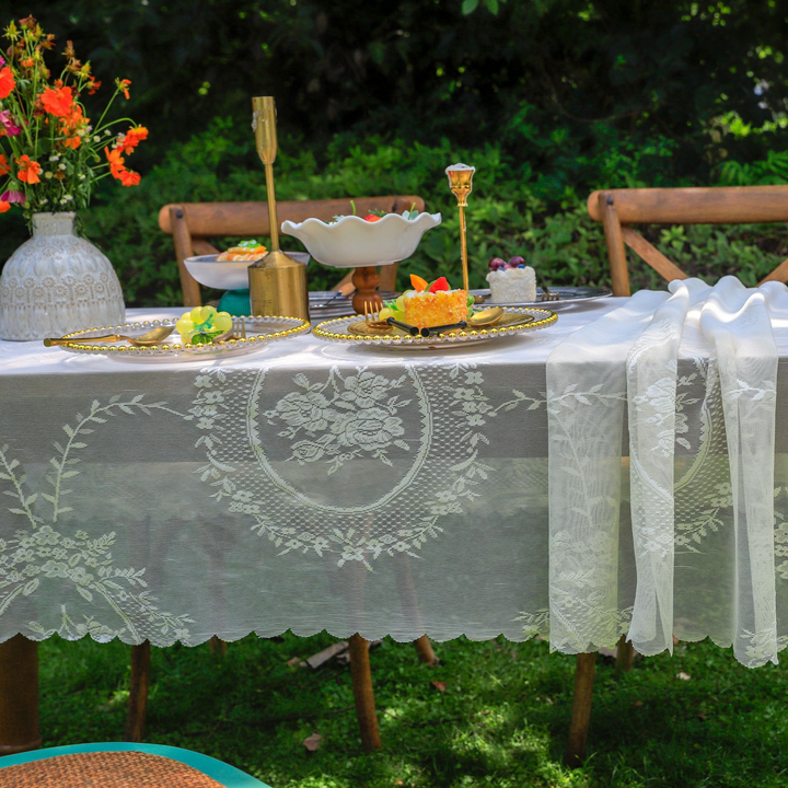 Wreath Lace Scallop Tablecloth