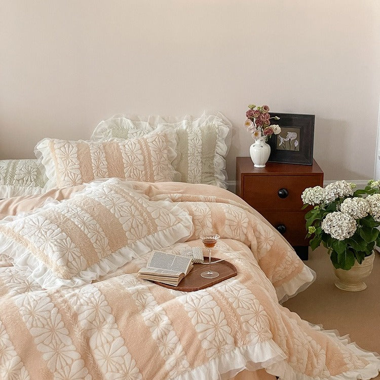 Miss Daisy Bedding Set