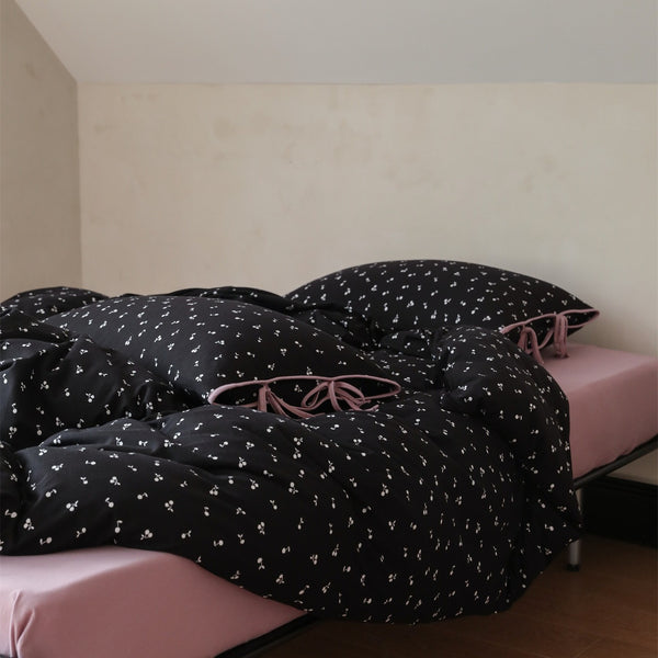 Cherry Ribbon Bedding Set