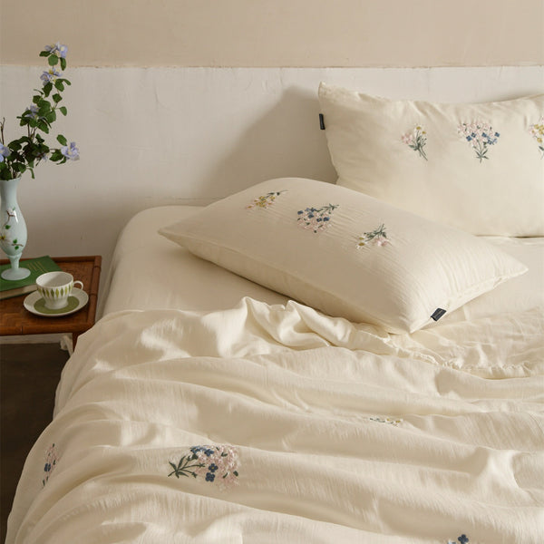 Cottage Wildflower Summer Quilted Blanket