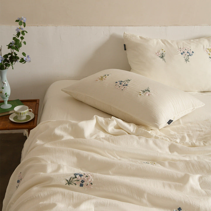 Cottage Wildflower Summer Quilted Blanket