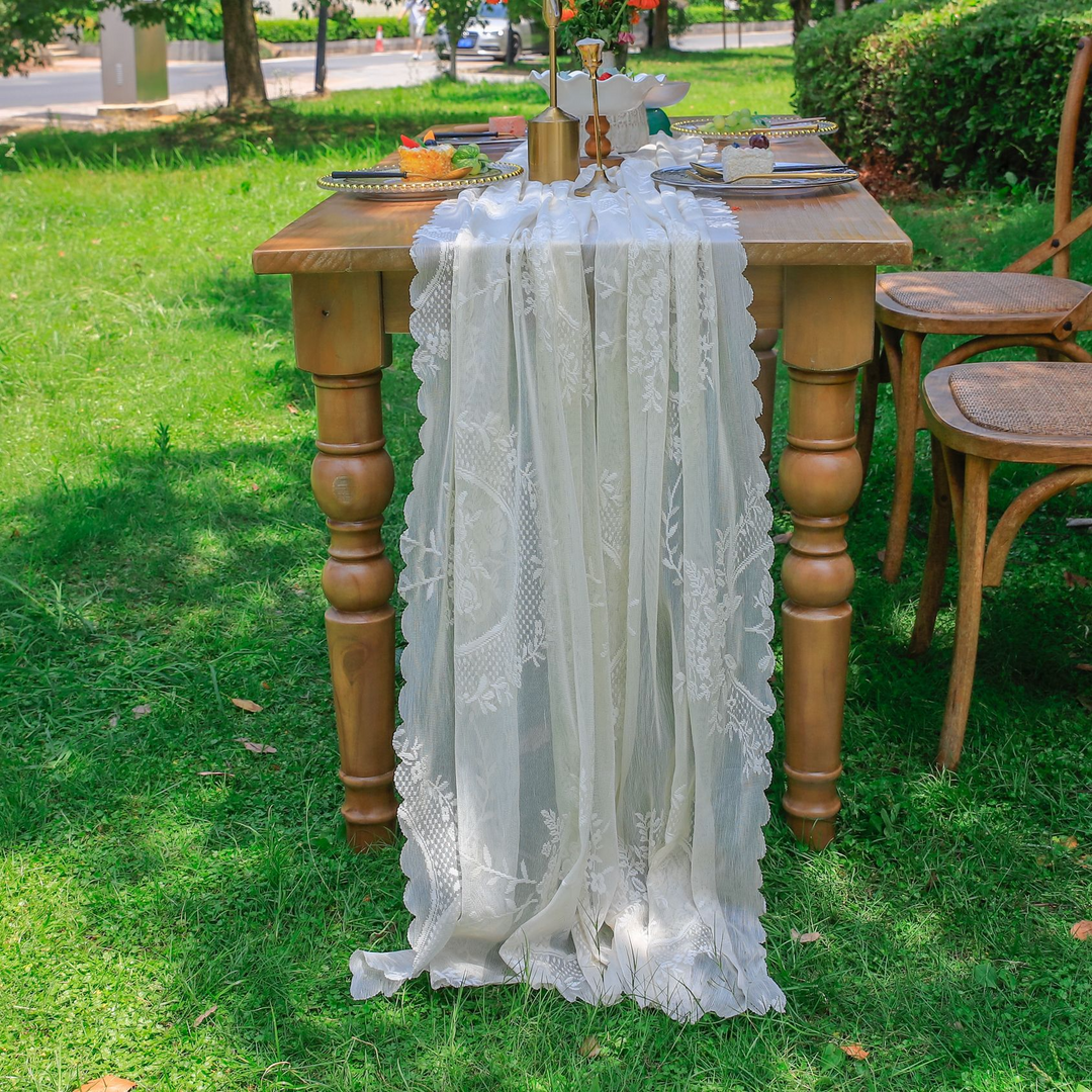 Wreath Lace Scallop Tablecloth