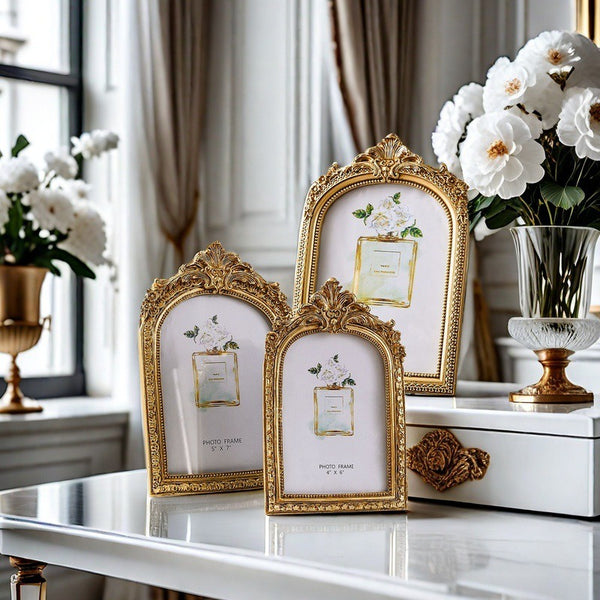 Gold Crown Photo Frame Set