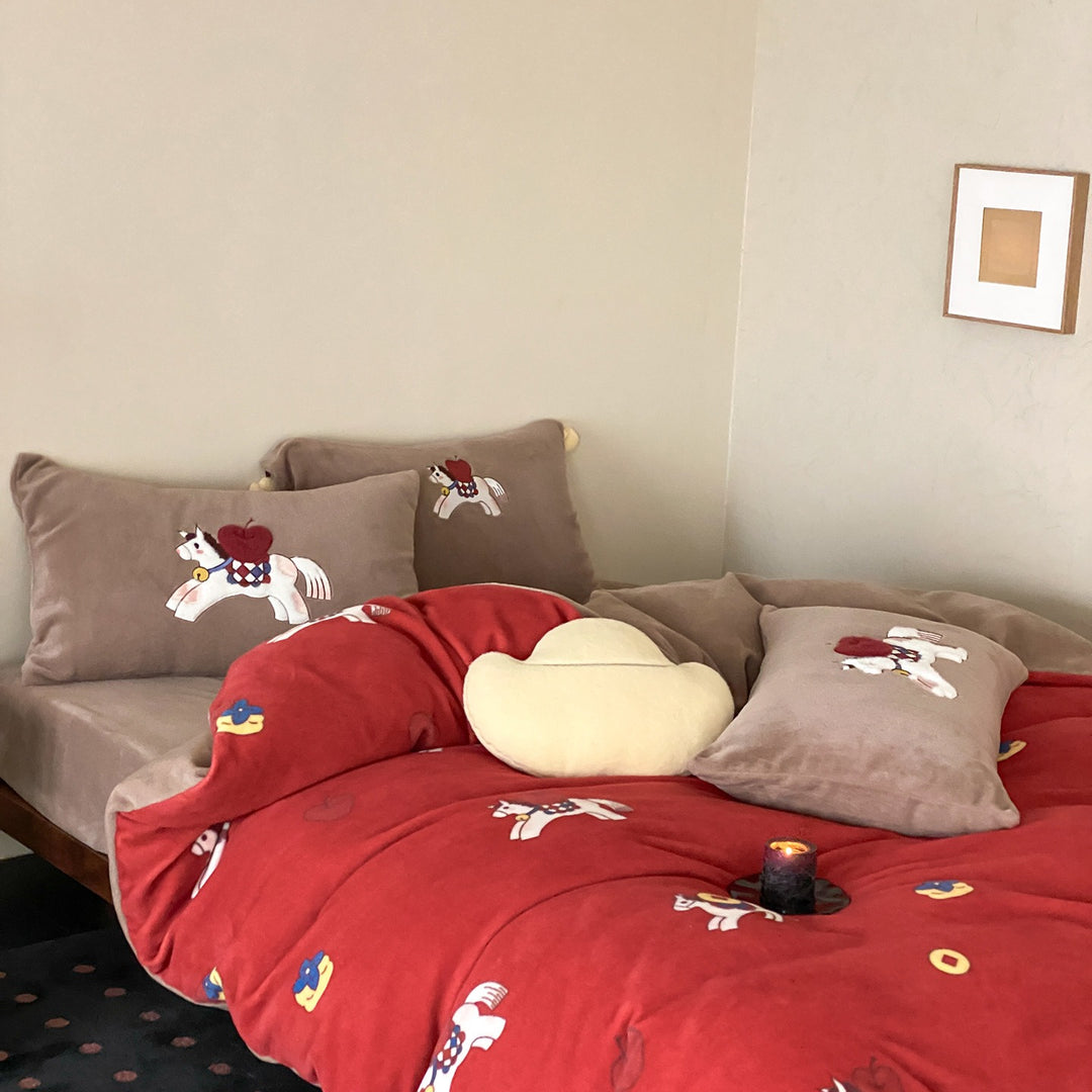 Rich Pony Bedding Set