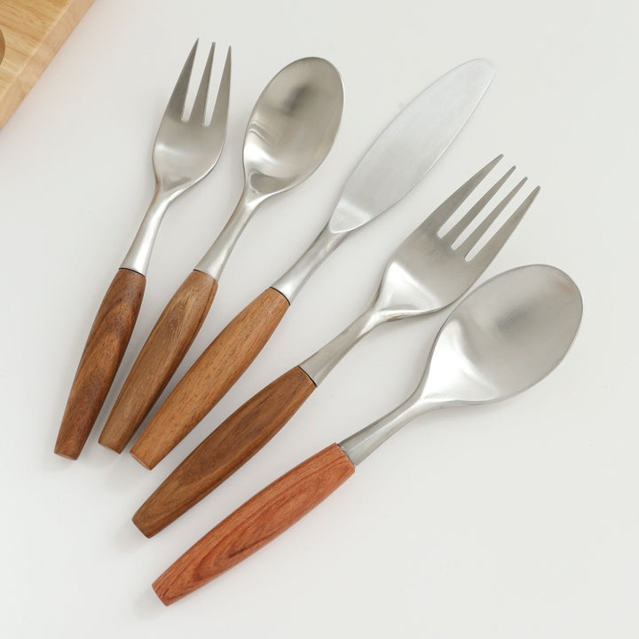 Chic Silver Cutlery Set