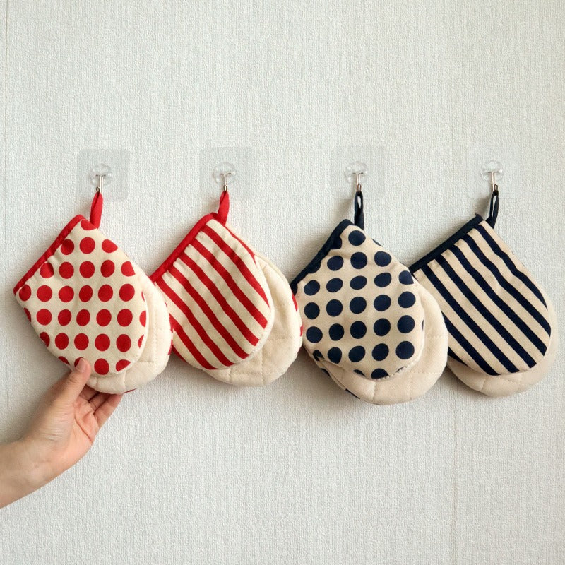 Cookie's Best Friend Oven Mitts Set