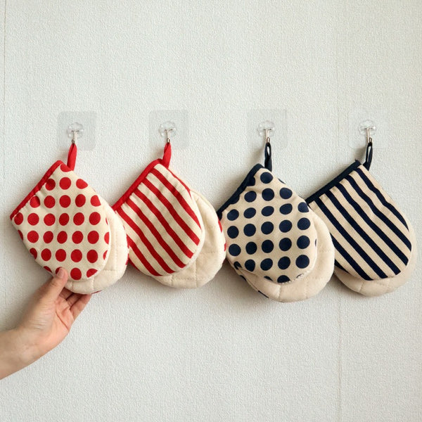 Cookie's Best Friend Oven Mitts Set