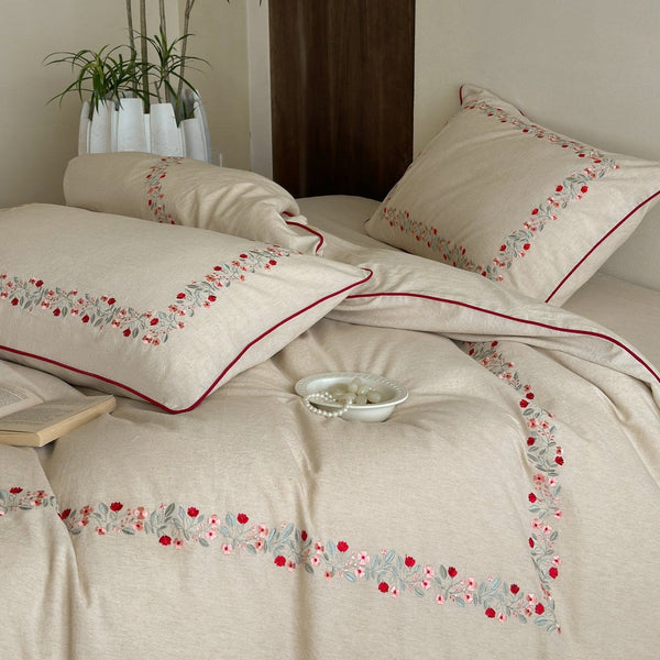 Vine Bloom Trim Bedding Set