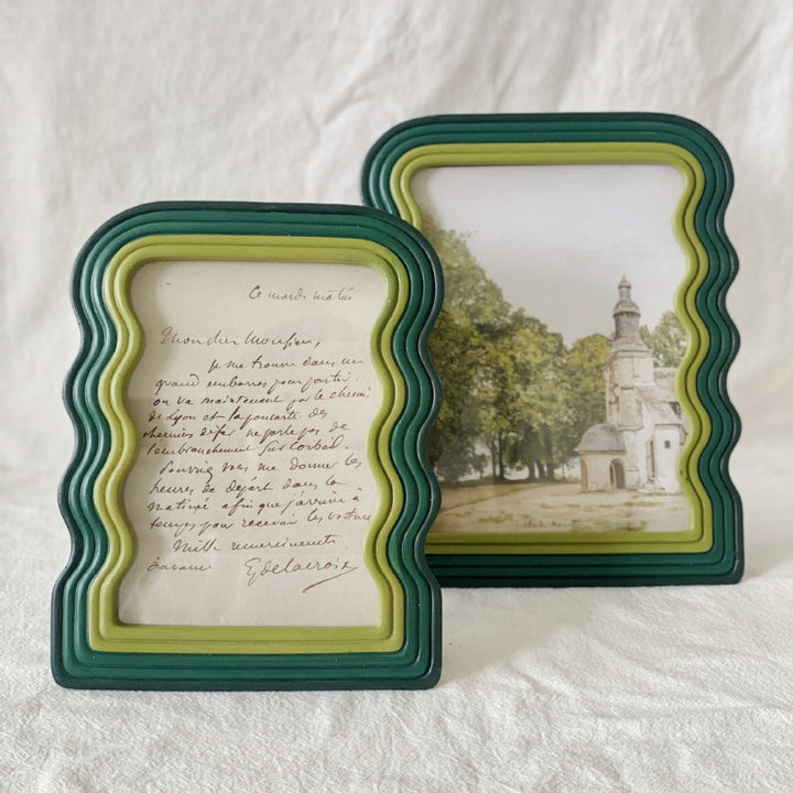 Countryside Green Wavy Layered Frame