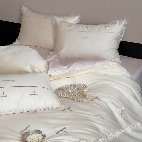 Girl Crush Bedding Set