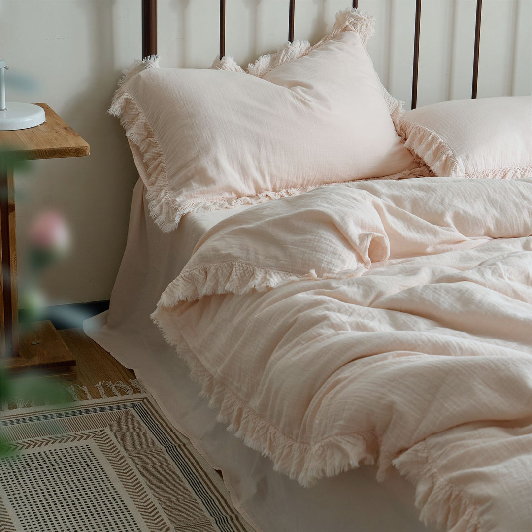 Cloud Tassel Bedding Set