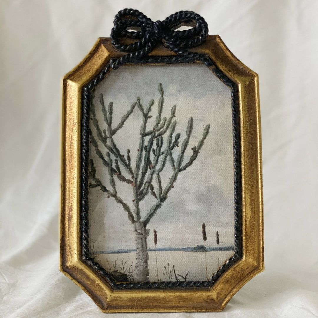 Vintage Rope-Trim Bow Frame