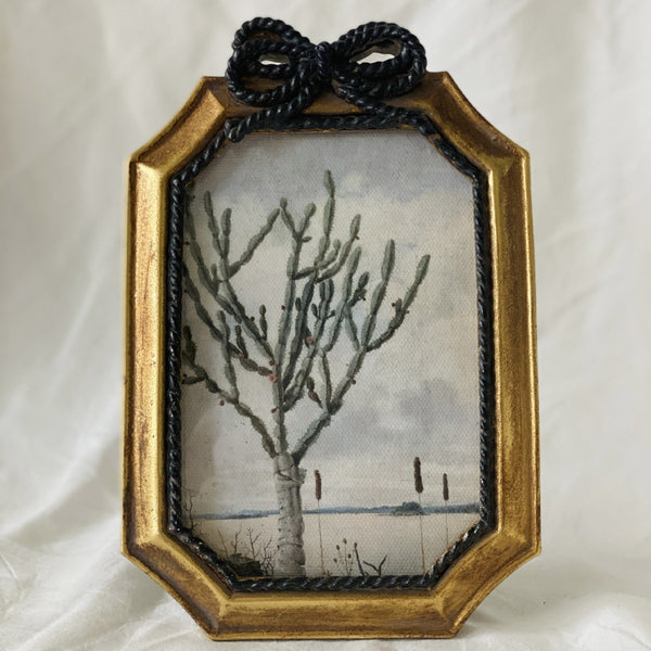 Vintage Rope-Trim Bow Frame