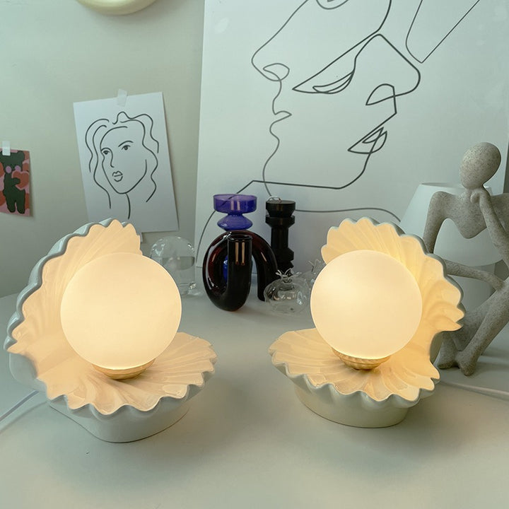 Lustre Shell Table Light