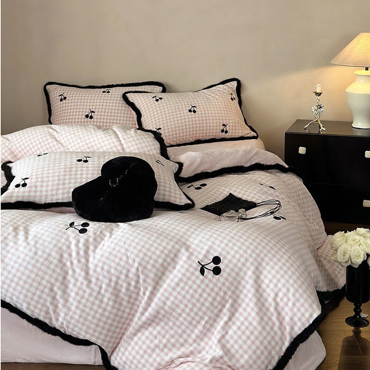 Warm Cherry Checkerboard Bedding Set