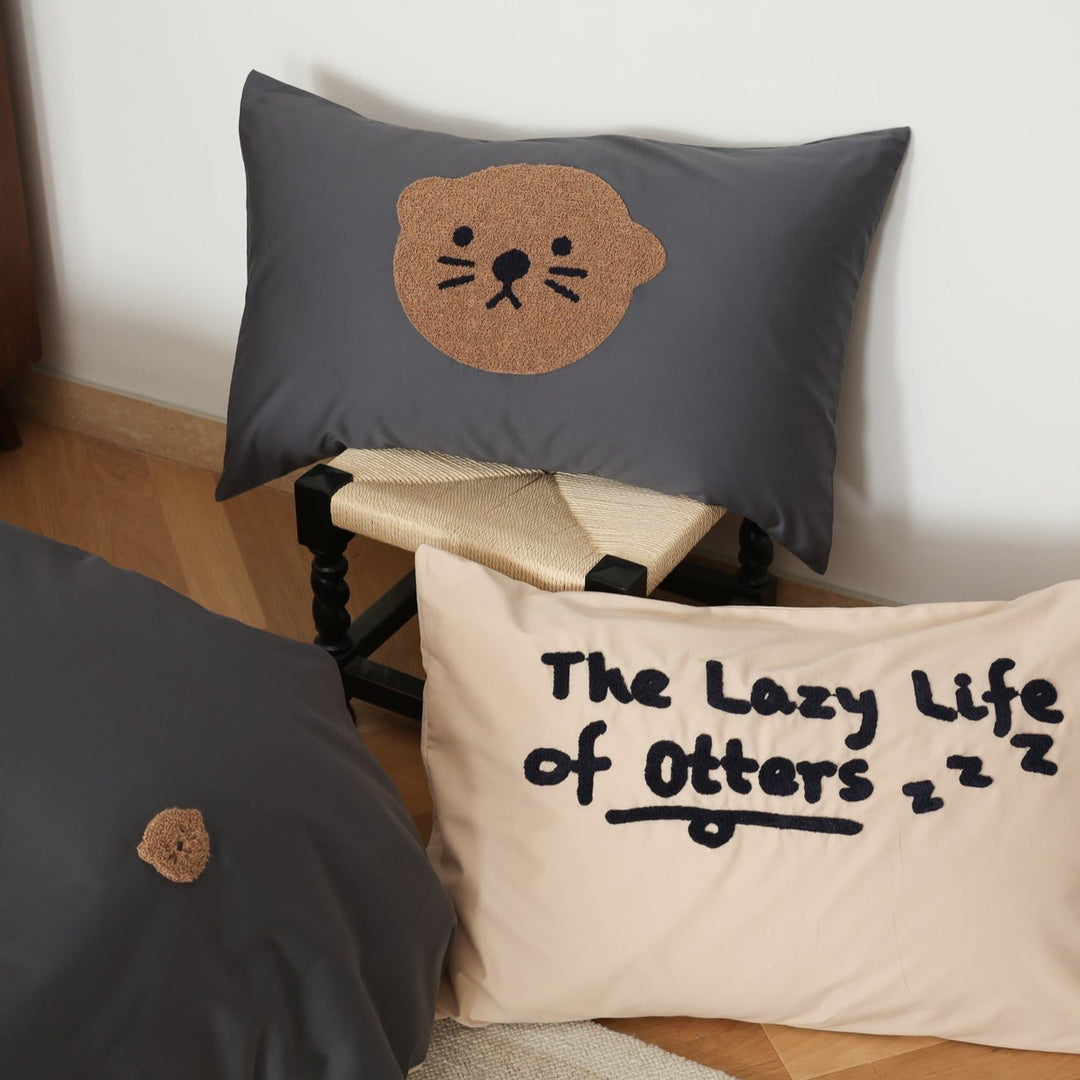 Lazy Otters Bedding Set