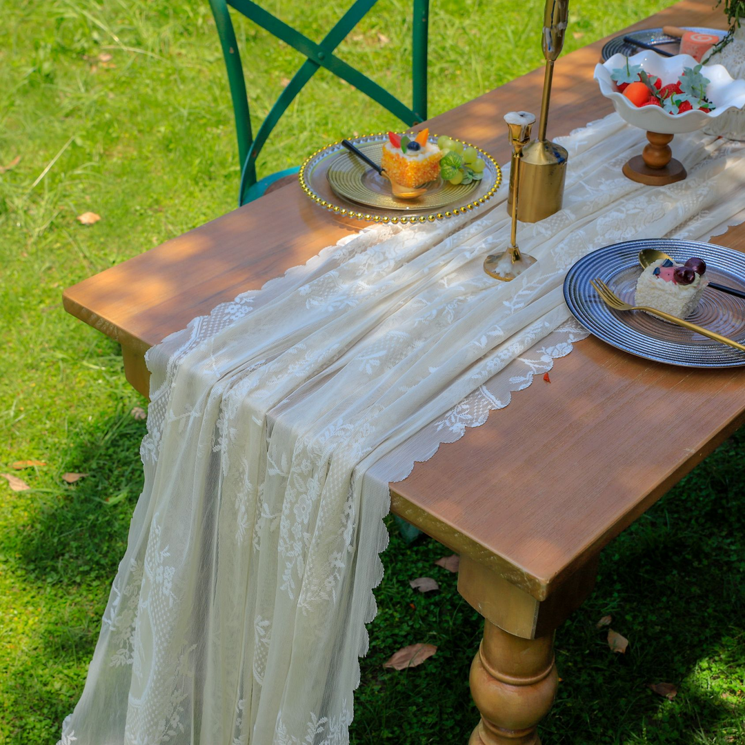 Wreath Lace Scallop Tablecloth