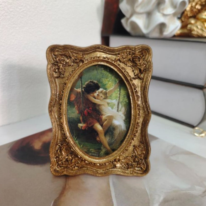 Royal Scrollwork Oval Photo Frame