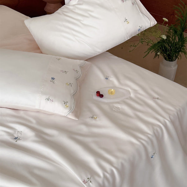 Mini Bloom Lyocell Summer Quilted Blanket