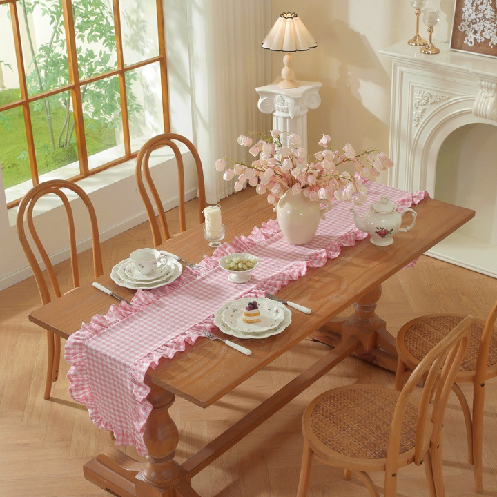 Sweet Ruffle Table Runner
