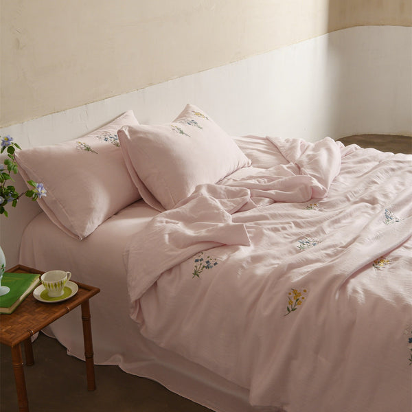 Cottage Wildflower Summer Quilted Blanket