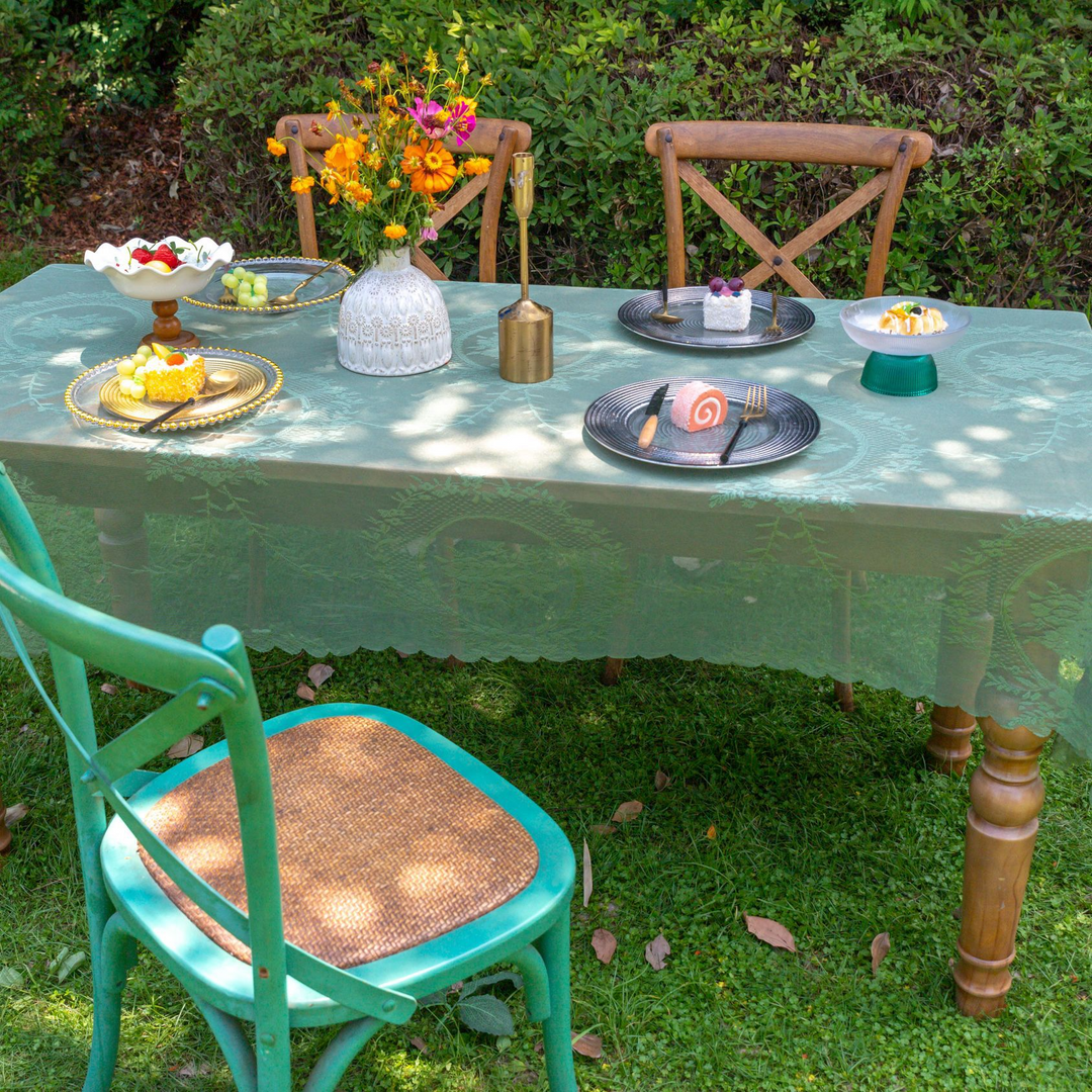 Wreath Lace Scallop Tablecloth