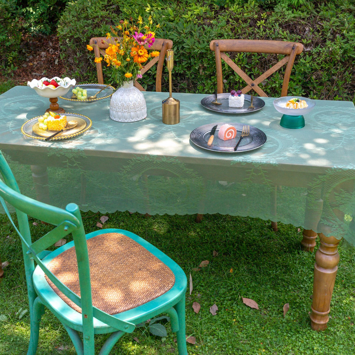 Wreath Lace Scallop Tablecloth
