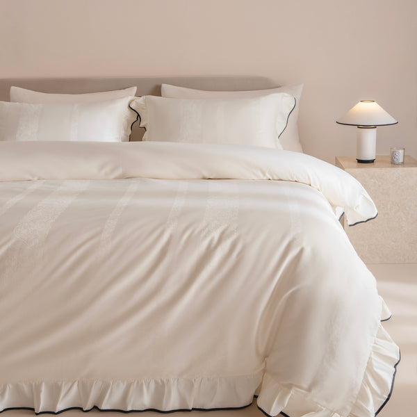 Royal Scalloped Bedding Set