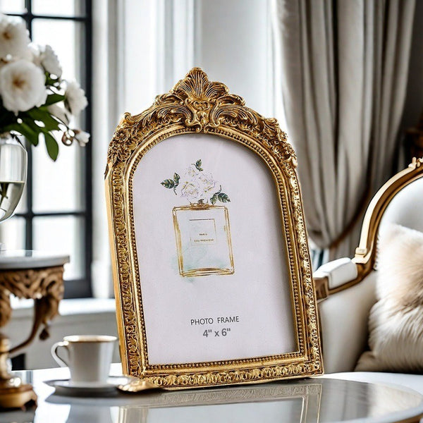 Gold Crown Photo Frame Set