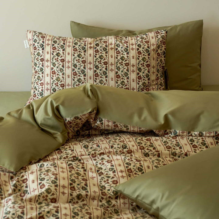 Nana's Warm Bloom Bedding Set
