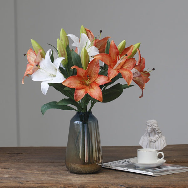 Bold Artistic Lily Bouquet
