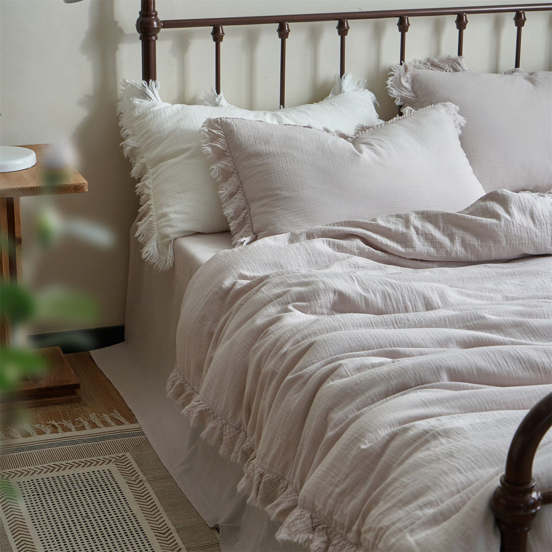 Cloud Tassel Bedding Set
