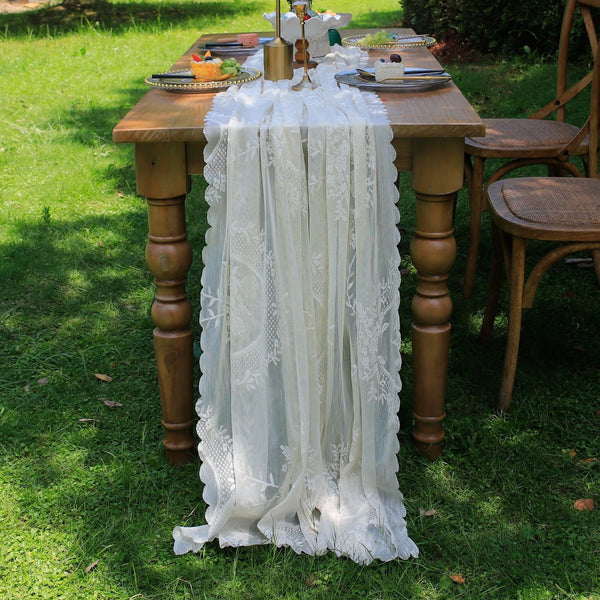 Wreath Lace Scallop Tablecloth