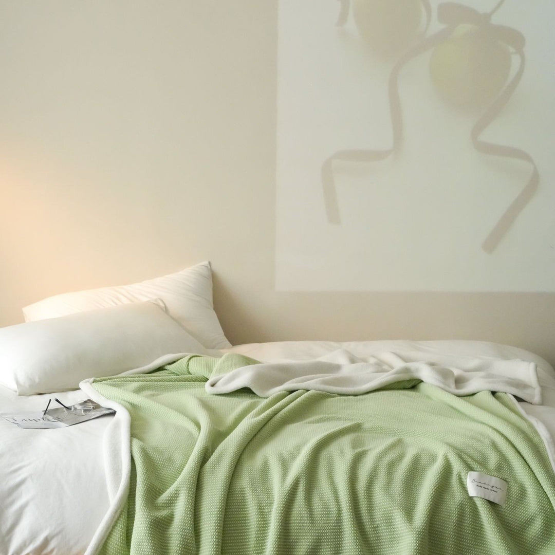 Macaron Bubble Throw