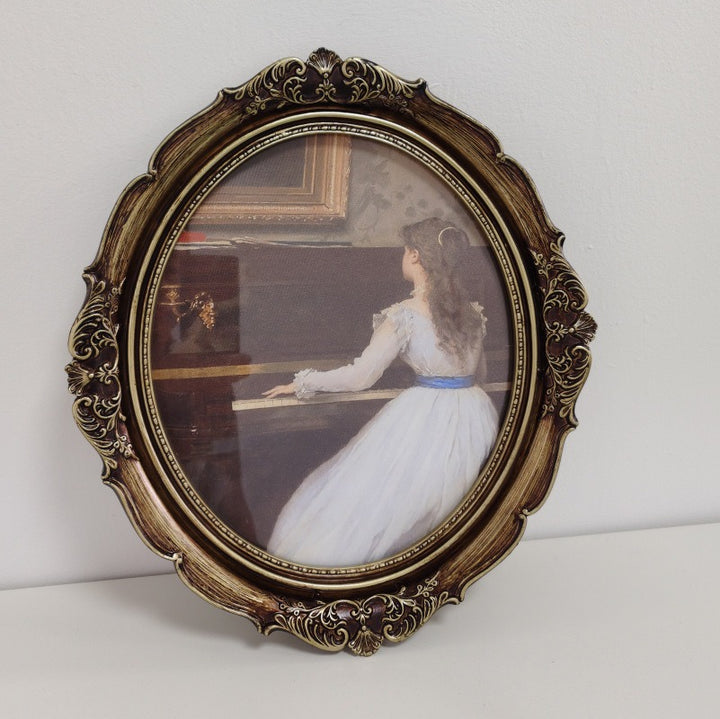 Victoria Hanging Photo Frame