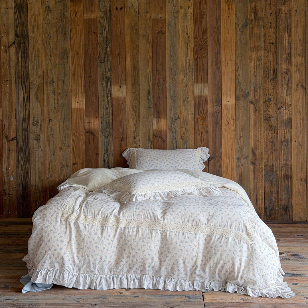 Vanilla Cloud Ditsy Bedding Set