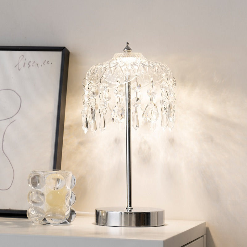 Decorative table lamp with crystal design