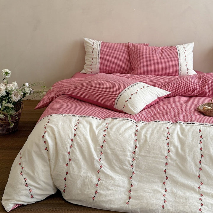 Wild Rose Farmhouse Bedding Set