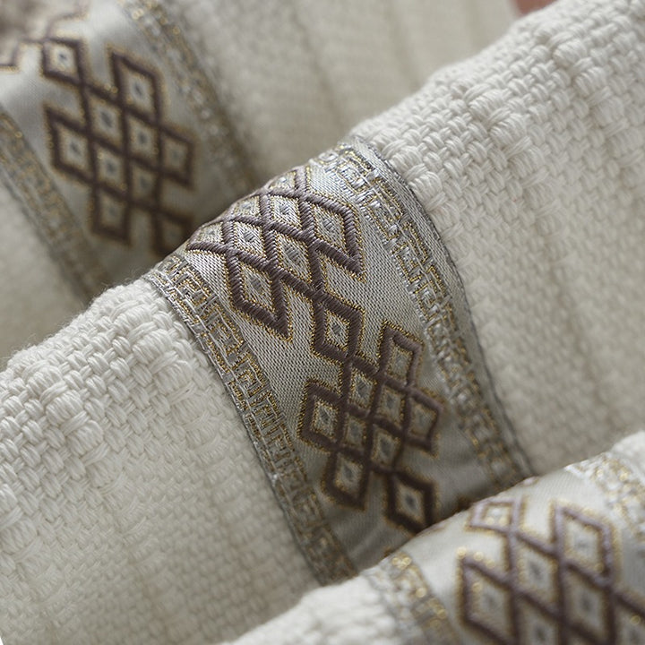 Heritage Diamond Table Runner