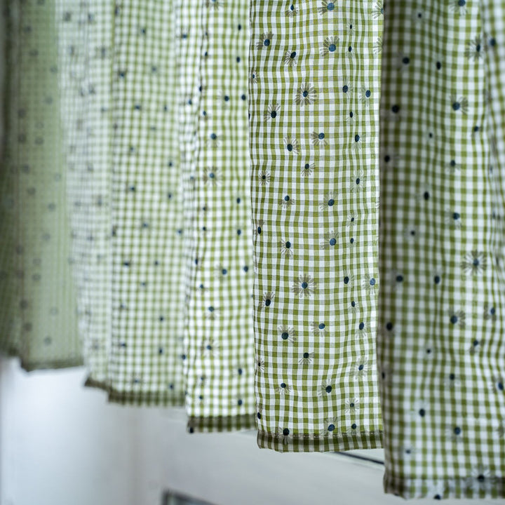 Retro Daisy Gingham Curtain