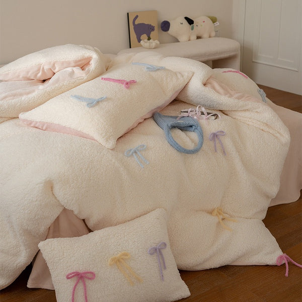 Bow on Cake Bedding Set