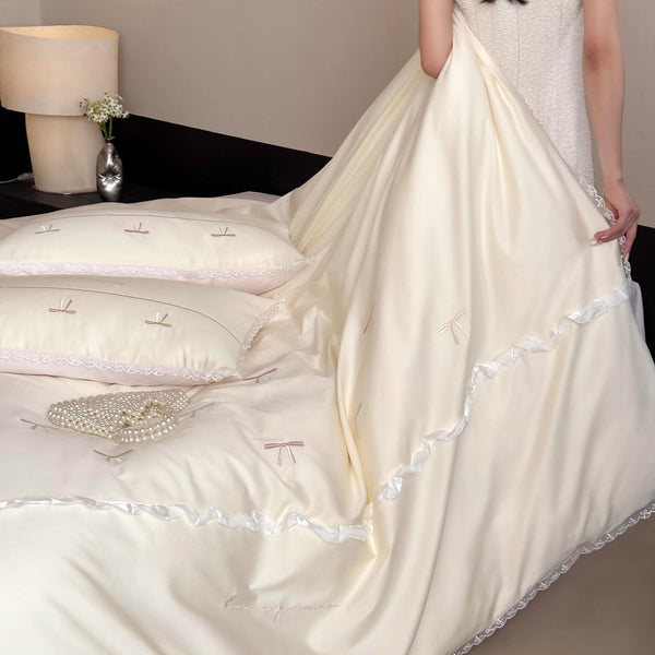 Girl Crush Bedding Set