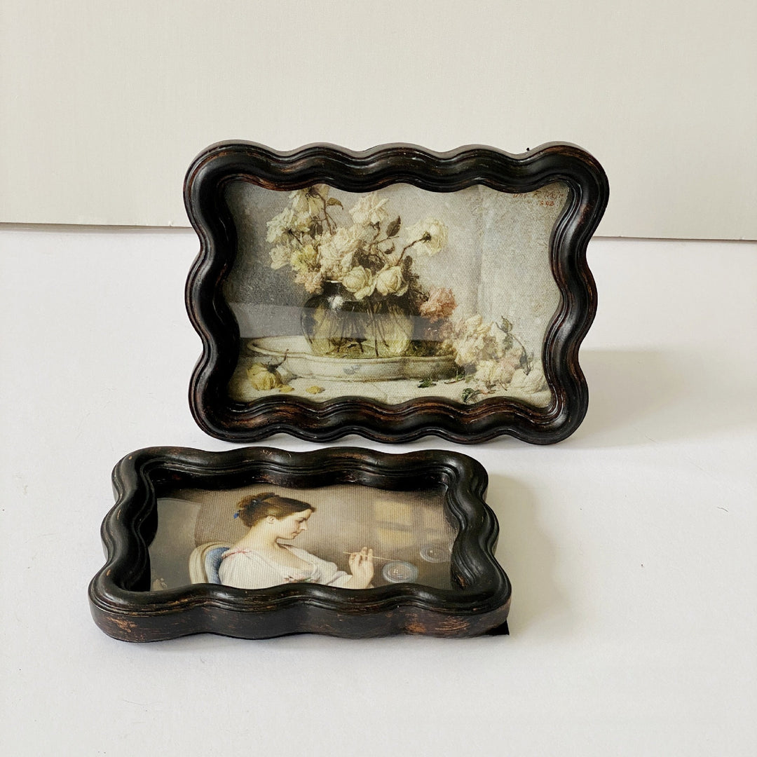 Distressed Black Wavy Frame