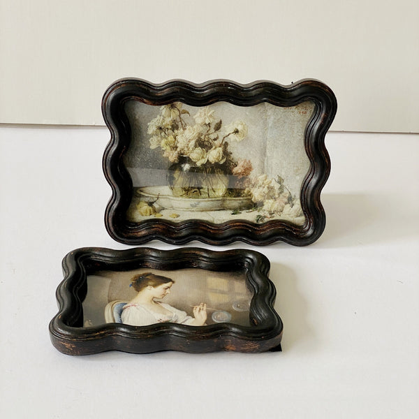 Distressed Black Wavy Frame