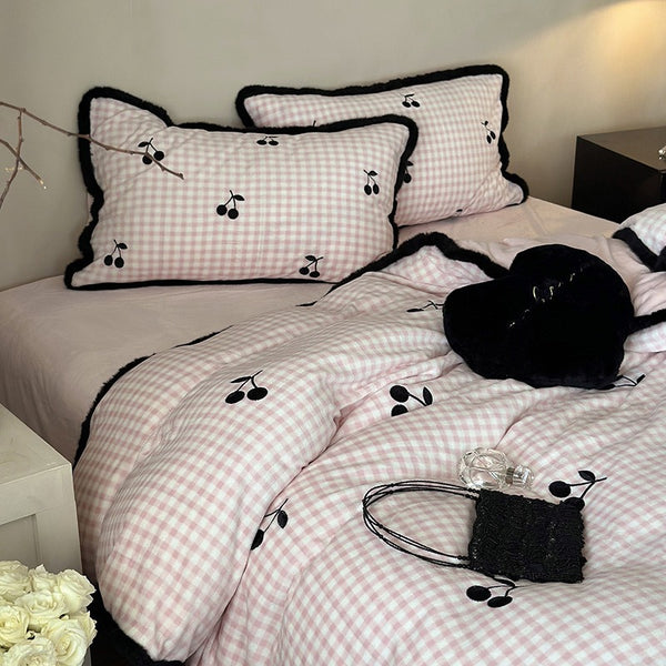 Warm Cherry Checkerboard Bedding Set